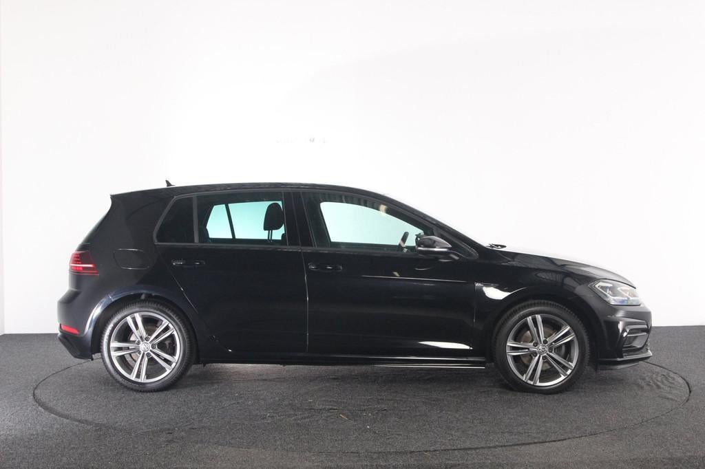 Volkswagen Golf 1.5 TSI R-line | R-line interieur en exterie, Stof, Euro 6, 4 cilinders, 150 pk