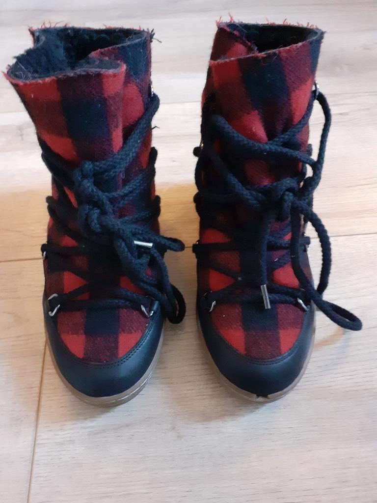 Isabel Marant Nowles snowboots maat 38, Kleding | Dames, Schoenen, Isabel Marant, Ophalen of Verzenden, Zo goed als nieuw, Rood