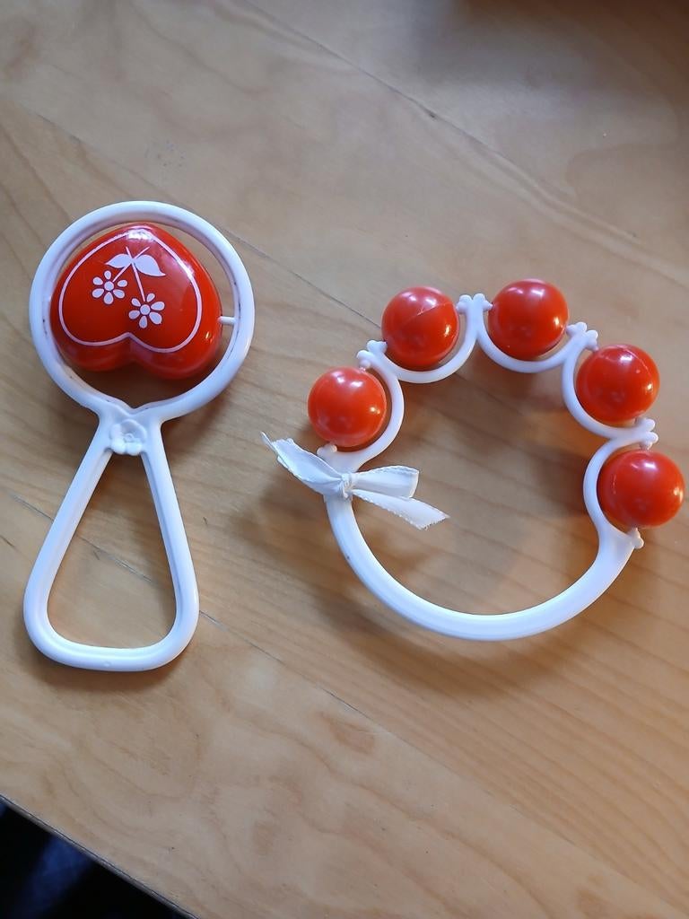 2 oude rammelaars, Ophalen of Verzenden