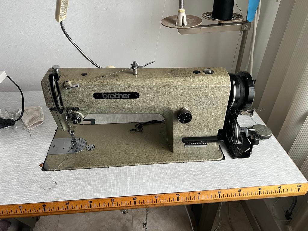Brother Industriële Naaimachine - Robuust en Betrouwbaar, Hobby en Vrije tijd, Naaimachines en Toebehoren, Ophalen, Gebruikt, Naaimachine