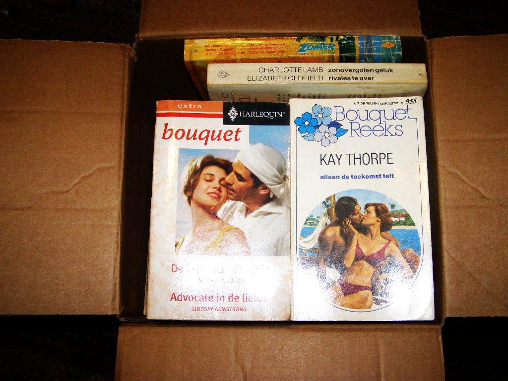 Bouquet romannetjes boeken harlequin, Ophalen of Verzenden, Gelezen, Overige onderwerpen