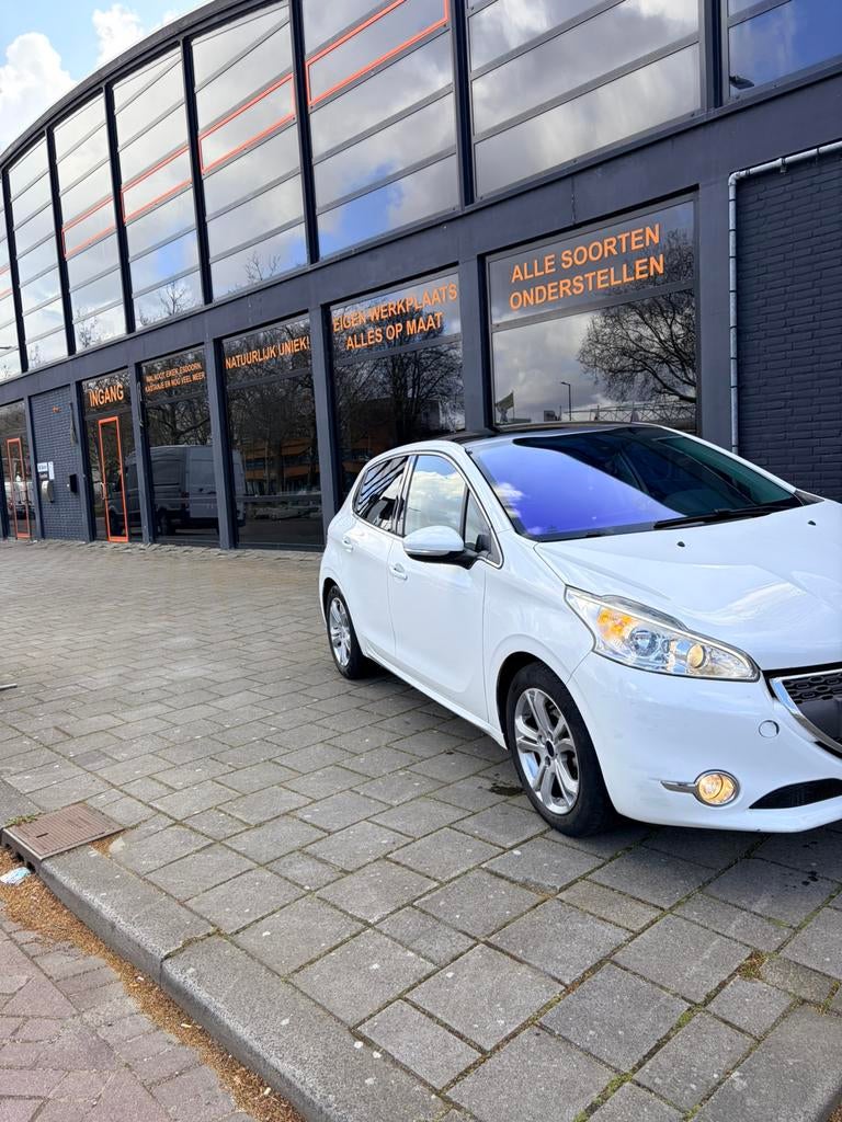 Peugeot 208 1.2, Auto-onderdelen, Ophalen, Voor, Bumper, Peugeot