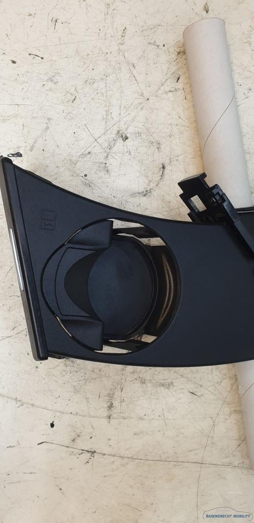 Bekerhouder BMW E90 E91 E92 E93 E9x 3 serie links bestuurder, Auto-onderdelen, Interieur en Bekleding, Petuelring 130
80788  Munich, DE