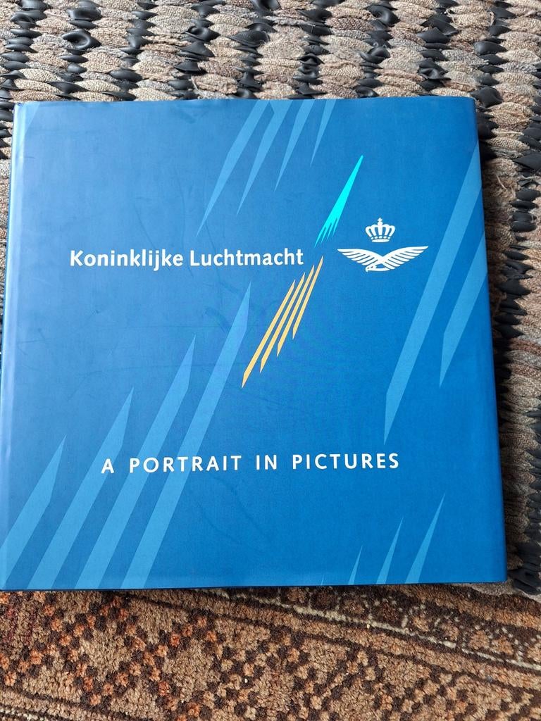 Boek Koninklijke Luchtmacht: A Portrait in Pictures, Boeken, Oorlog en Militair, Ophalen of Verzenden