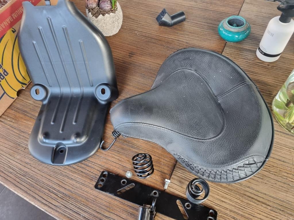 Cross bones zadel, Ophalen of Verzenden