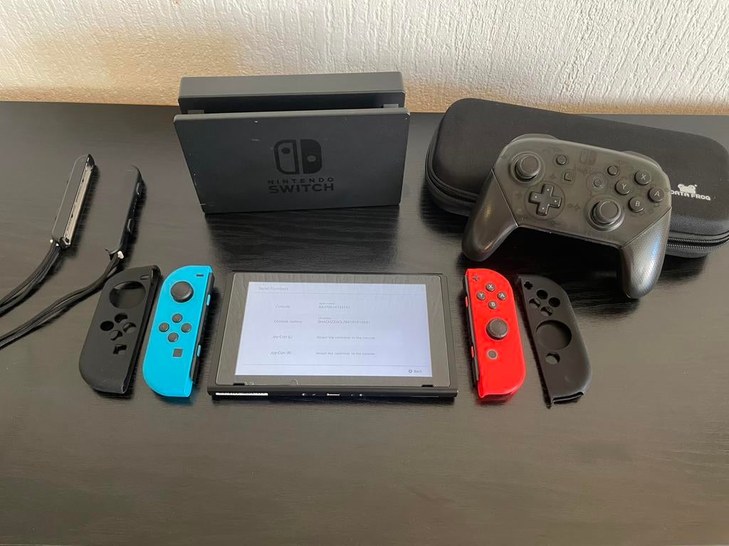 Nintendo Switch v1 unpachted, Spelcomputers en Games, Spelcomputers | Nintendo Switch, Ophalen, Zo goed als nieuw, Met 2 controllers