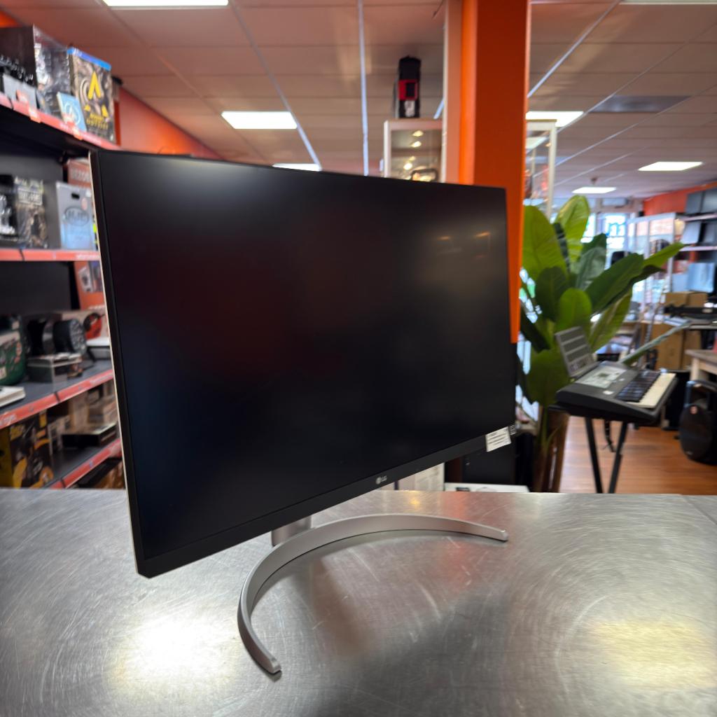 LG 27UP85NP-W.AEU 27 inch 3840 x 2160 Ultra HD 4K IP, LG, Zo goed als nieuw, Support@lg.com, LG Twin Towers
128 Yeoui-daero, Yeongdeungpo-gu
Seoul 07336
South Korea