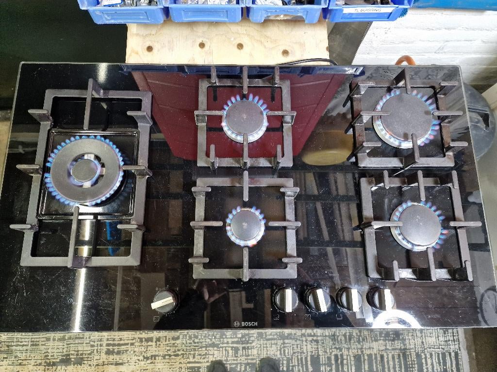 TE koop kookplaat BOSCH met wokbrander op butaan propaan, Verzenden, Zo goed als nieuw, Inbouw, Gas