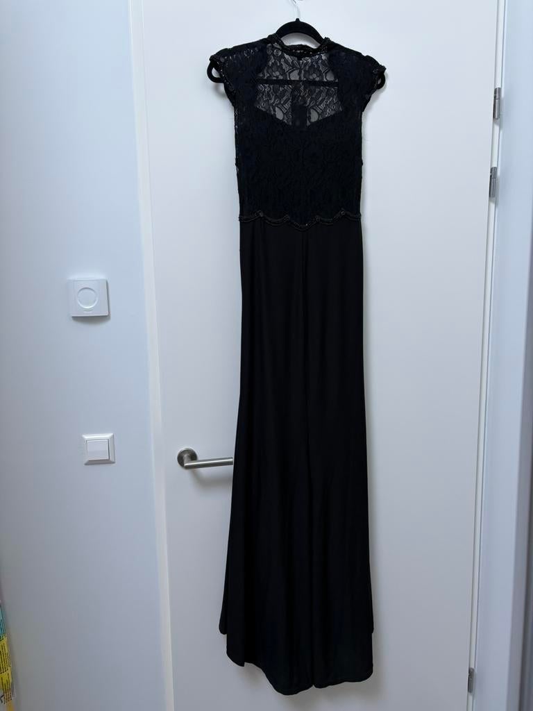 Zwarte galajurk met kanten achterpand, Kleding | Dames, Ophalen of Verzenden, Nieuw, Zwart, Galajurk