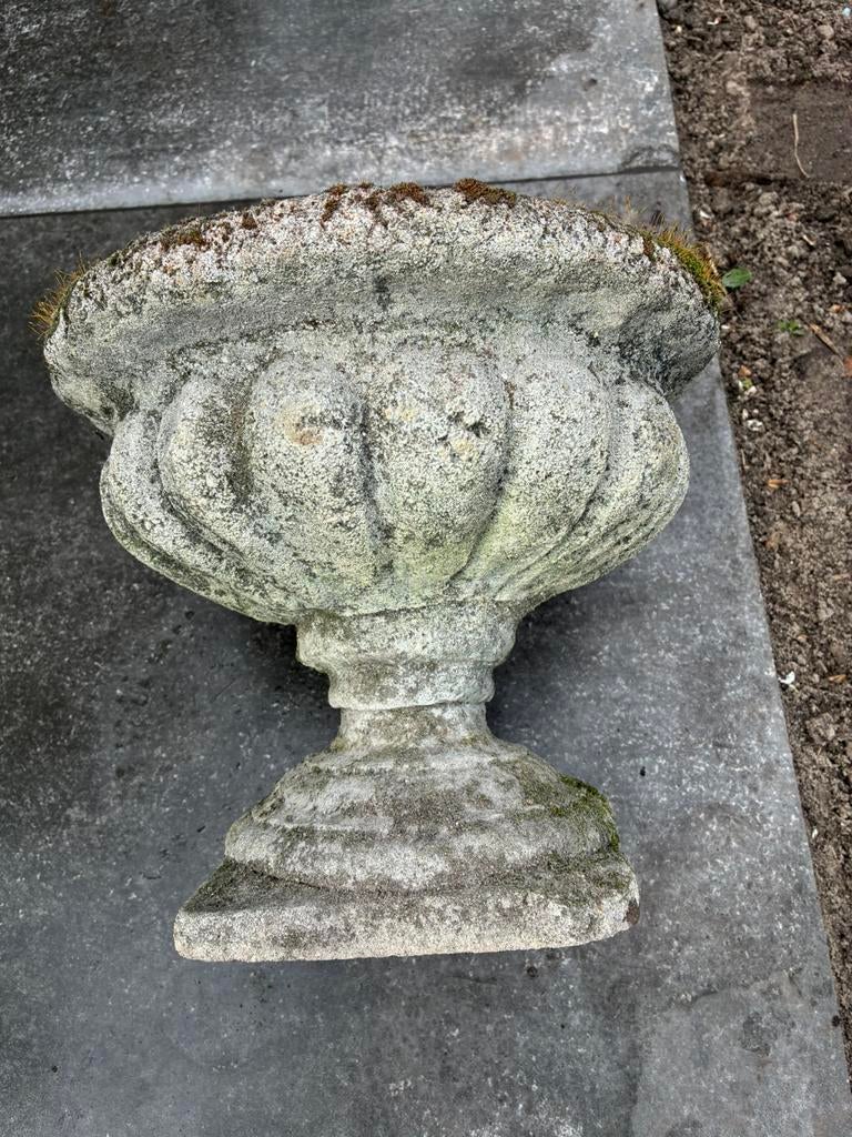 Betonnen schaal op voet, Tuin en Terras, Tuinvazen, Ophalen, Gebruikt