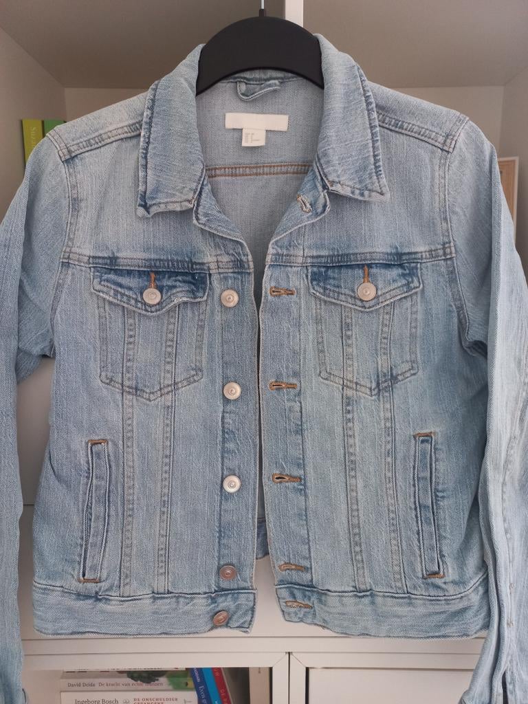 Spijkerjasje H&M, lichtblauw, maat 38, Maat 38/40 (M), H&M, Blauw, Ophalen of Verzenden