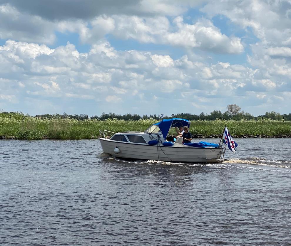 Nidelv 24 – Polyester spitsgatter in prima staat, Ophalen, 10 tot 30 pk, Gebruikt, Binnenboordmotor