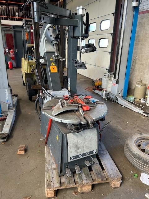 Beissbarth bandenapparaat, Auto diversen, Ophalen, Gebruikt