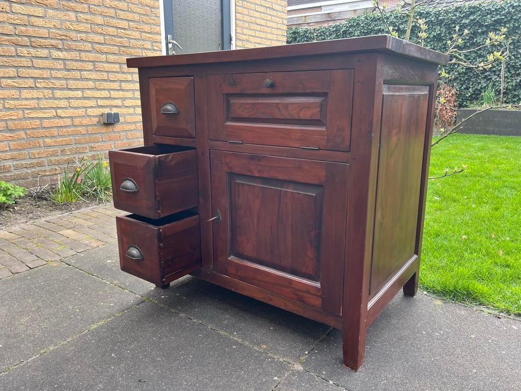 Robuust mahoniehouten kastje, Ophalen, Gebruikt