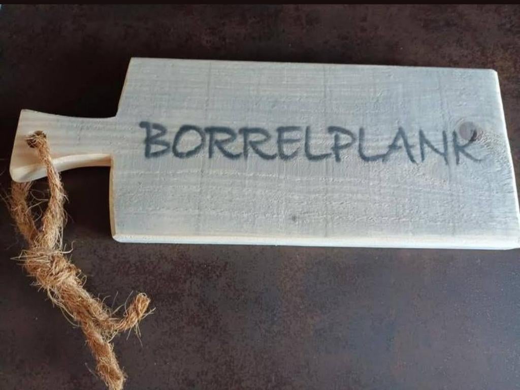 Mooie nieuwe borrelplank / hapjesplank/ snijplank, Ophalen of Verzenden, Nieuw, Hout