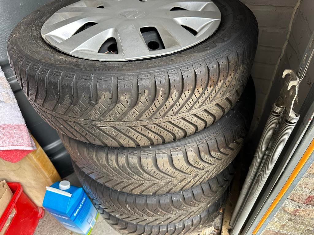 Stalen velgen Suzuki Swift met banden 185/60/15, Ophalen, Gebruikt