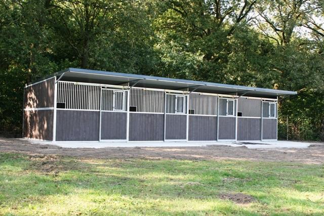 Paardenboxen, buitenboxen, buitenstal, boxen, Stalling, 4 paarden of pony's of meer