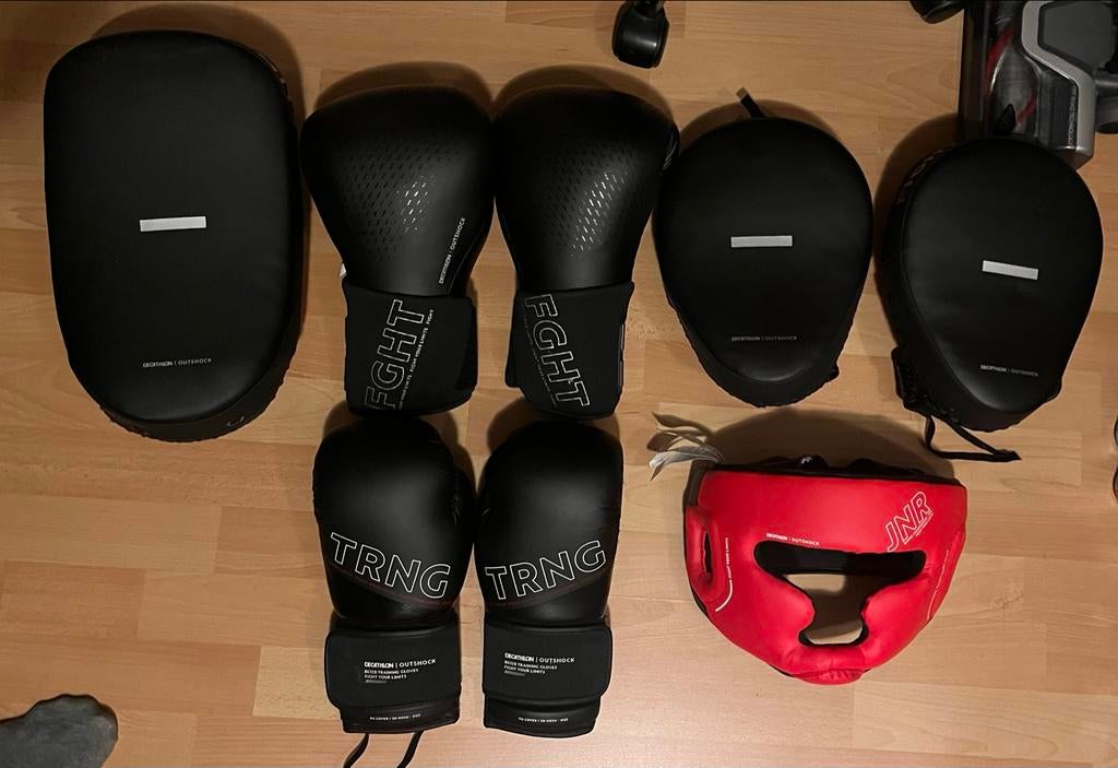 Decathlon kickboks set - zo goed als nieuw, Overige, Vechtsportmateriaal, Zo goed als nieuw, Maat M