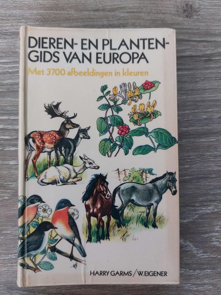 Elsevier Dieren en Plantengids van Europa, Ophalen of Verzenden, Zo goed als nieuw, Natuur algemeen, Elsevier