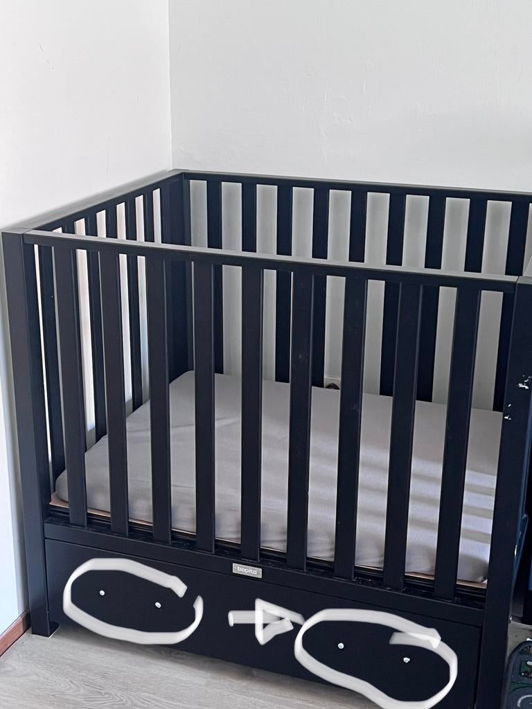 Zwarte box met lade - Bopita, Kinderen en Baby's, Boxen, Ophalen of Verzenden, Gebruikt, Vierkant, Lade