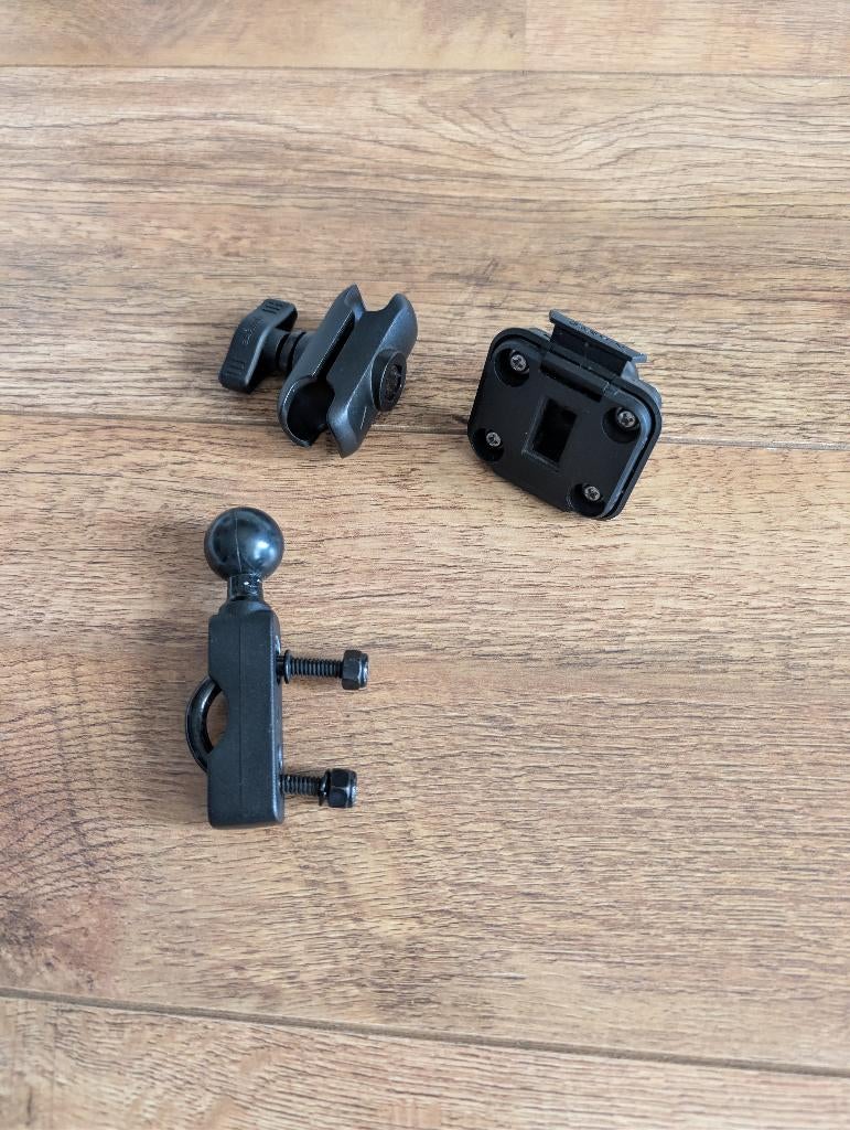 Garmin Zumo XT complete montageset exclusief voedingskabel, Ophalen of Verzenden, Gebruikt