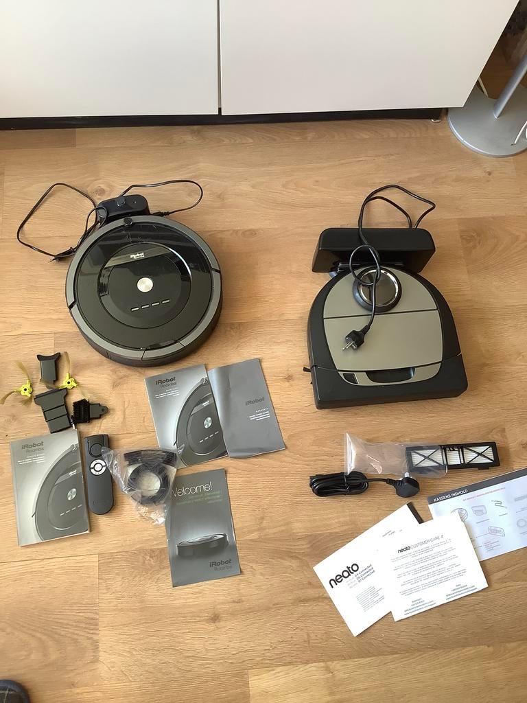 IROBOT ROOMBA 880 én NEATO BOTVAC D7 CONNECTED, Ophalen of Verzenden, Niet werkend, Reservoir, Robotstofzuiger