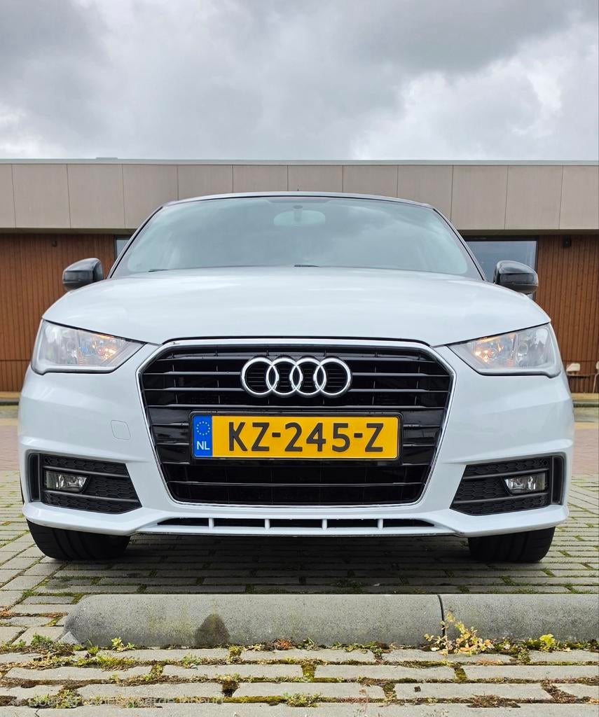 Audi A1 1.0 TFSI  S-line 2017 Two Tone 140pk., Voorwielaandrijving, Zwart, 95 pk, Origineel Nederlands