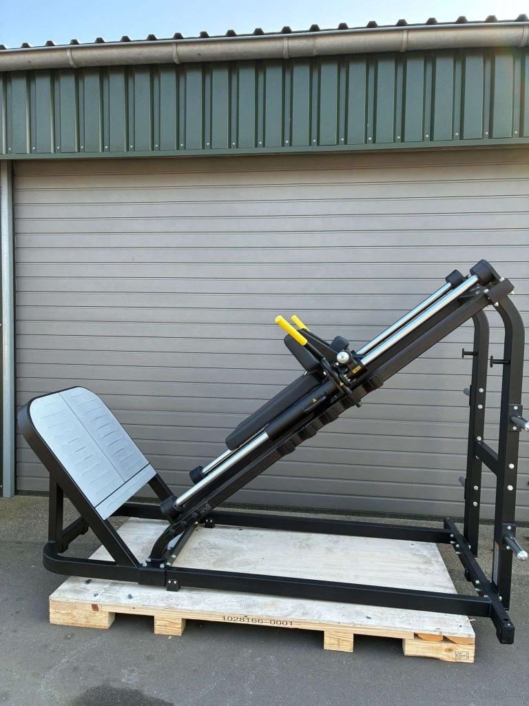 Technogym Pure Hack Squat, Niet ingevuld, Gebruikt, Krachtstation, Niet ingevuld