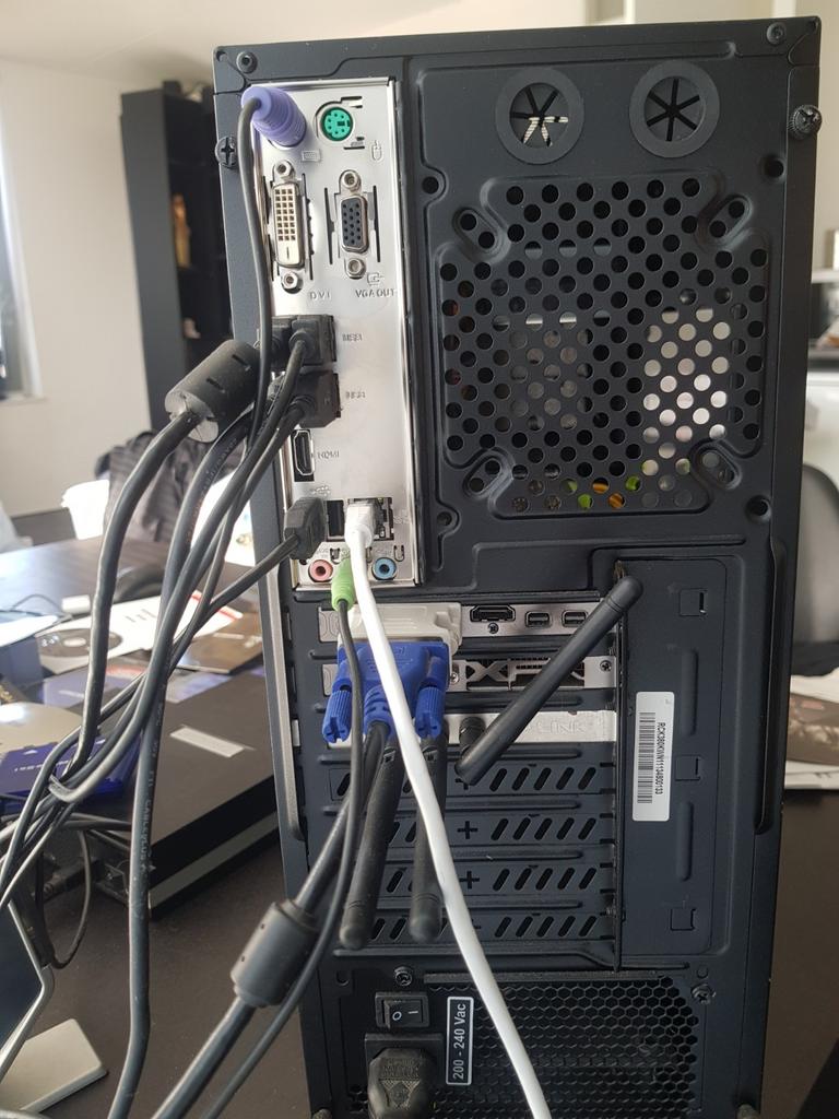 pc nieuwstaan, Ophalen of Verzenden, Zo goed als nieuw, Onbekend