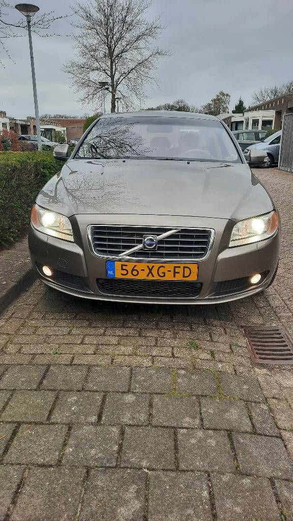 Volvo S80 2.5 T Geartronic 2007 Beige metallic, 1800 kg, Beige, 1574 kg, Particulier