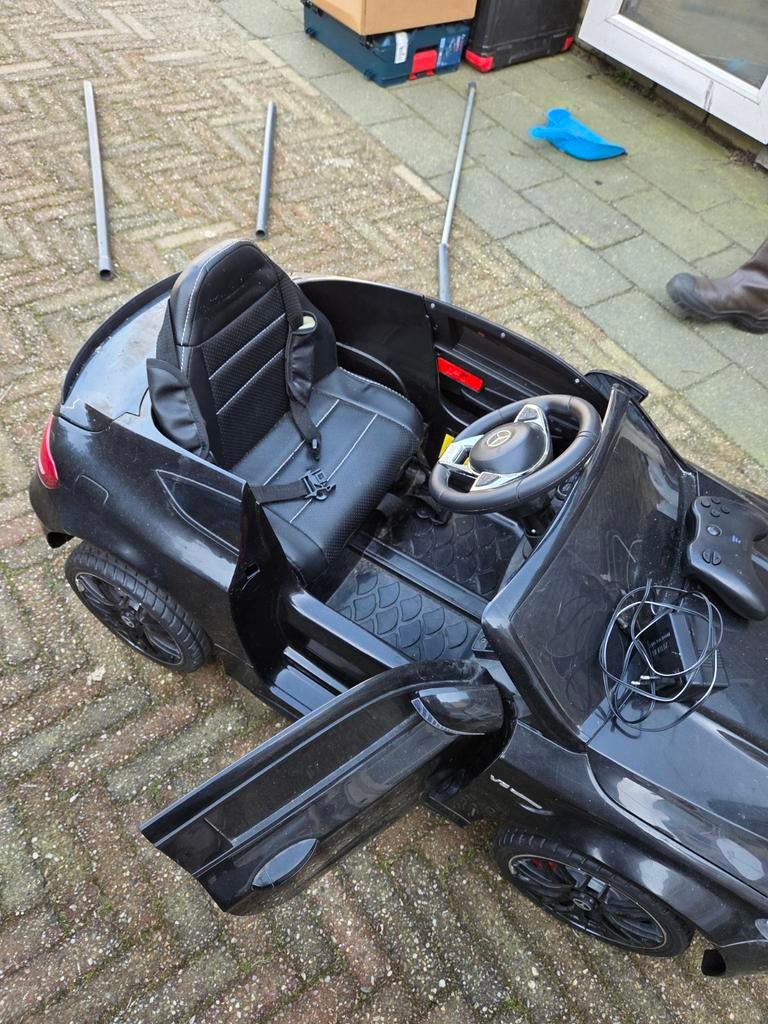 Elektrische Mercedes voor kinderen met afstandsbediening, Kinderen en Baby's, Speelgoed | Buiten | Voertuigen en Loopfietsen, Ophalen