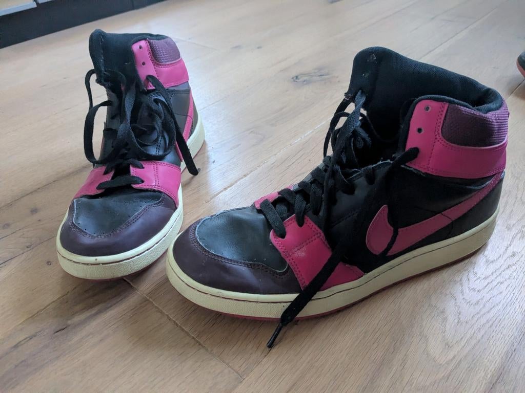 Nike sneakers zwart en roze, Ophalen, Gedragen, Zwart, Sneakers of Gympen