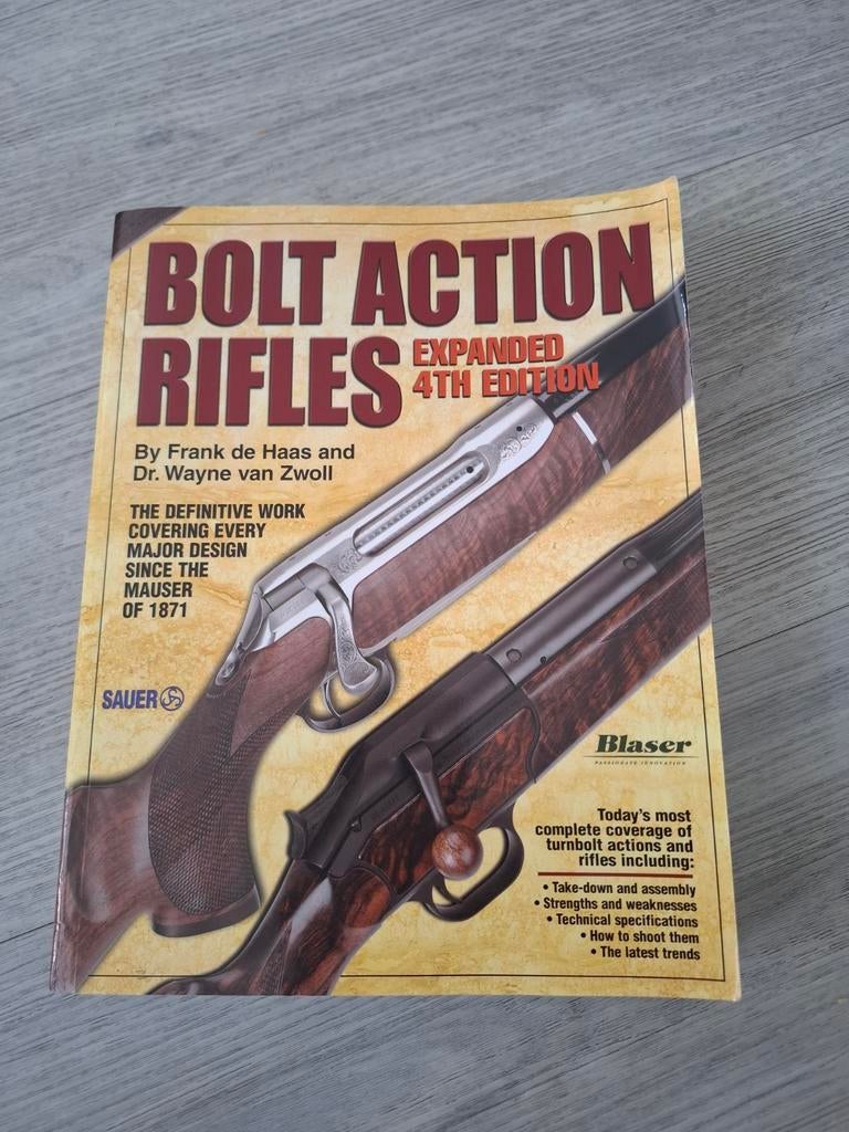 Bolt Action Rifles - Frank de Haas & Dr. Wayne van Zwoll, Ophalen of Verzenden