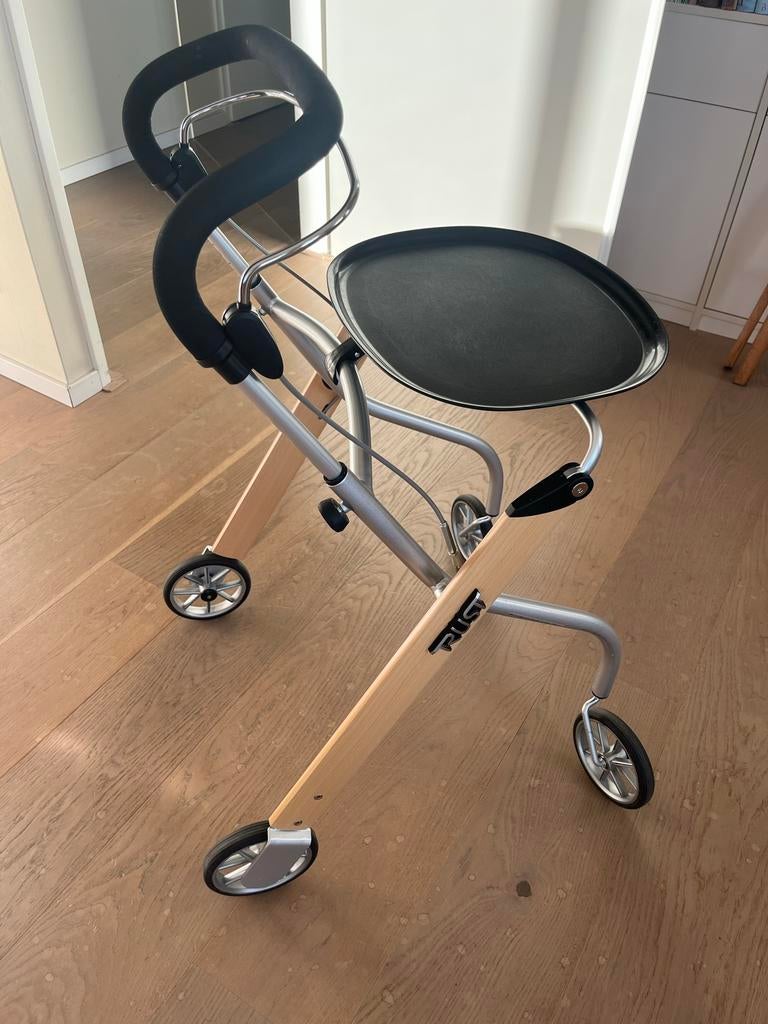 Zo goed als nieuw RUST rollator voor in huis, Ophalen, Zo goed als nieuw