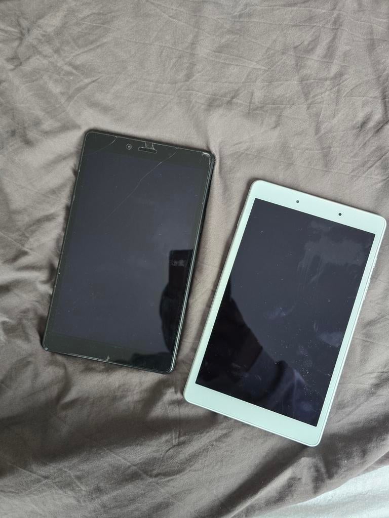 2x Tablet: werkend met hoes, Tab A9, 32 GB, 8 inch, Ophalen of Verzenden