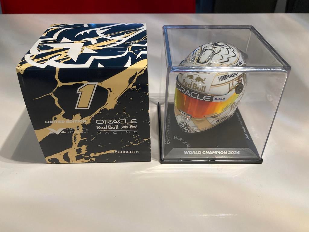 Max Verstappen helm 1/4 world champion 2024, Verzamelen, Ophalen of Verzenden, Nieuw, Formule 1
