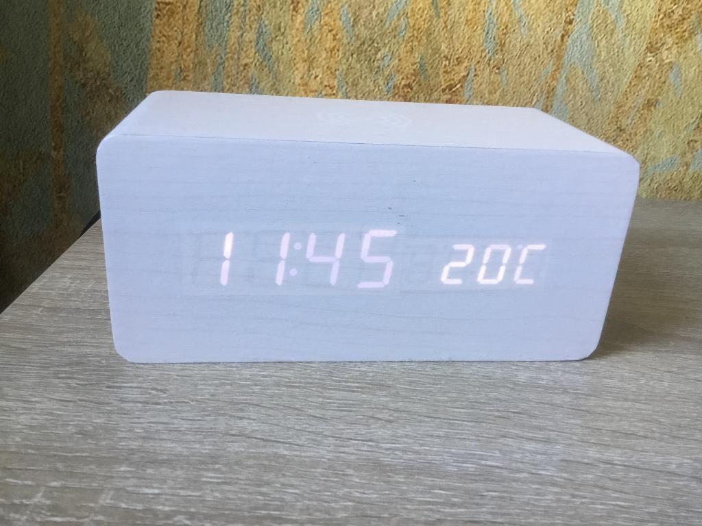 Elektrische wekker, Witgoed en Apparatuur, Wekkers, Ophalen of Verzenden, Zo goed als nieuw, Digitaal