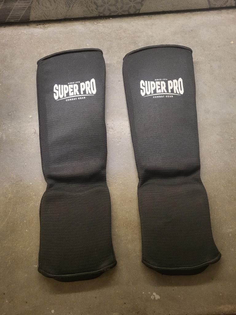 Super Pro Scheenbeschermers - Maat M, Sport en Fitness, Vechtsporten en Zelfverdediging, Gebruikt, Overige, Vechtsportbescherming