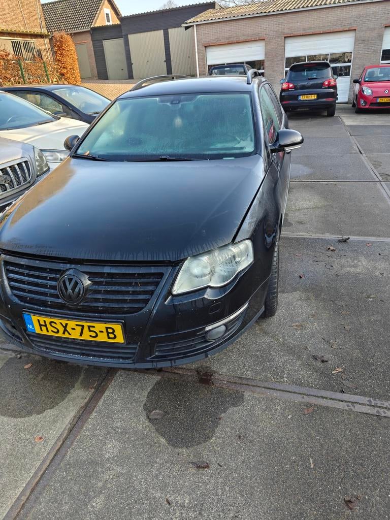 Volkswagen Passat 2.0 FSI benzine/lpg  4 motion MOET WEG !!!, Auto's, 4 cilinders, 150 pk, Zwart, Leder