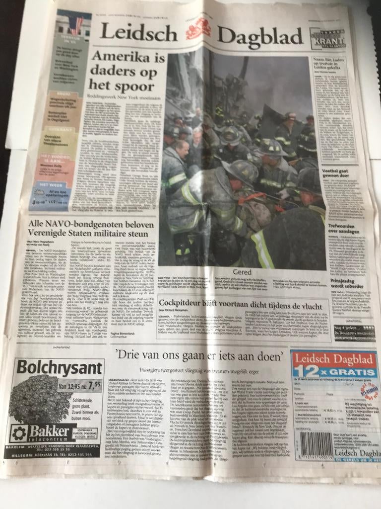 Leidsch Dagblad 13 september 2001 Amerika daders op spoor, Ophalen of Verzenden, 1980 tot heden, Krant