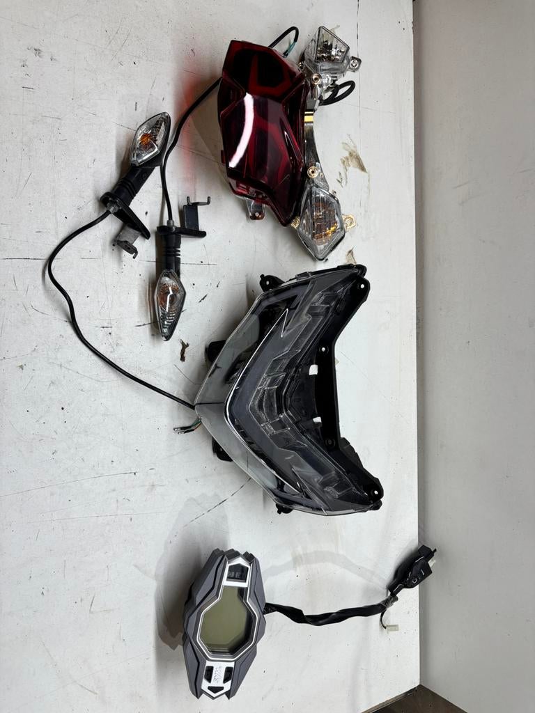 Veel onderdelen Sym Jet4/Orbit 3 2024 6K, Orbit 3, SYM, Sym, Ophalen of Verzenden