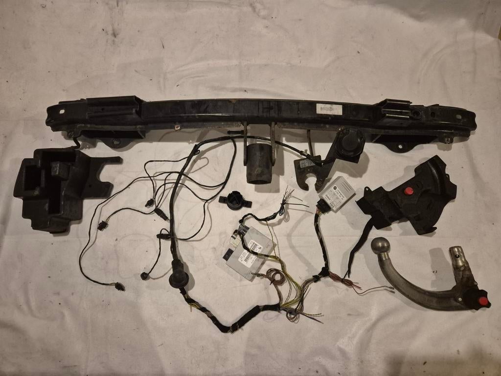 BMW 1 SERIE E87 E81 ORIGINELE AFNEEMBARE TREKHAAK + MODULE, Ophalen of Verzenden, Gebruikt