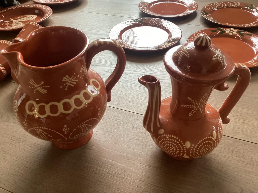 Portugees aardewerk servies., Ophalen