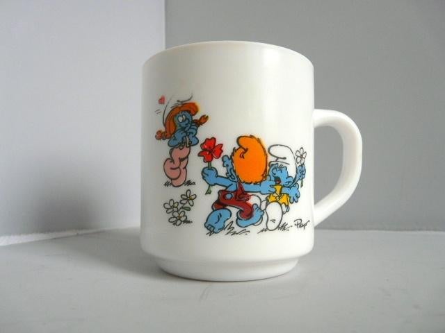 Smurfen beker 1991 - 2 foto's, Verzamelen, Smurfen, Ophalen of Verzenden, Zo goed als nieuw, Verschillende Smurfen, Gebruiksvoorwerp