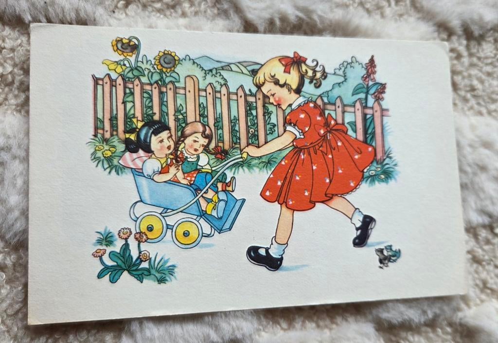 Meisje loopt met poppenwagen, Verzenden, 1940 tot 1960, Ongelopen, Kinderen