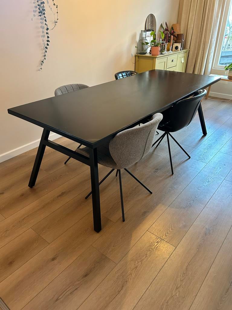 Zuiver Seth Eettafel - zwart visgraat, Huis en Inrichting, Tafels | Eettafels, Ophalen, Gebruikt, 200 cm of meer, 50 tot 100 cm