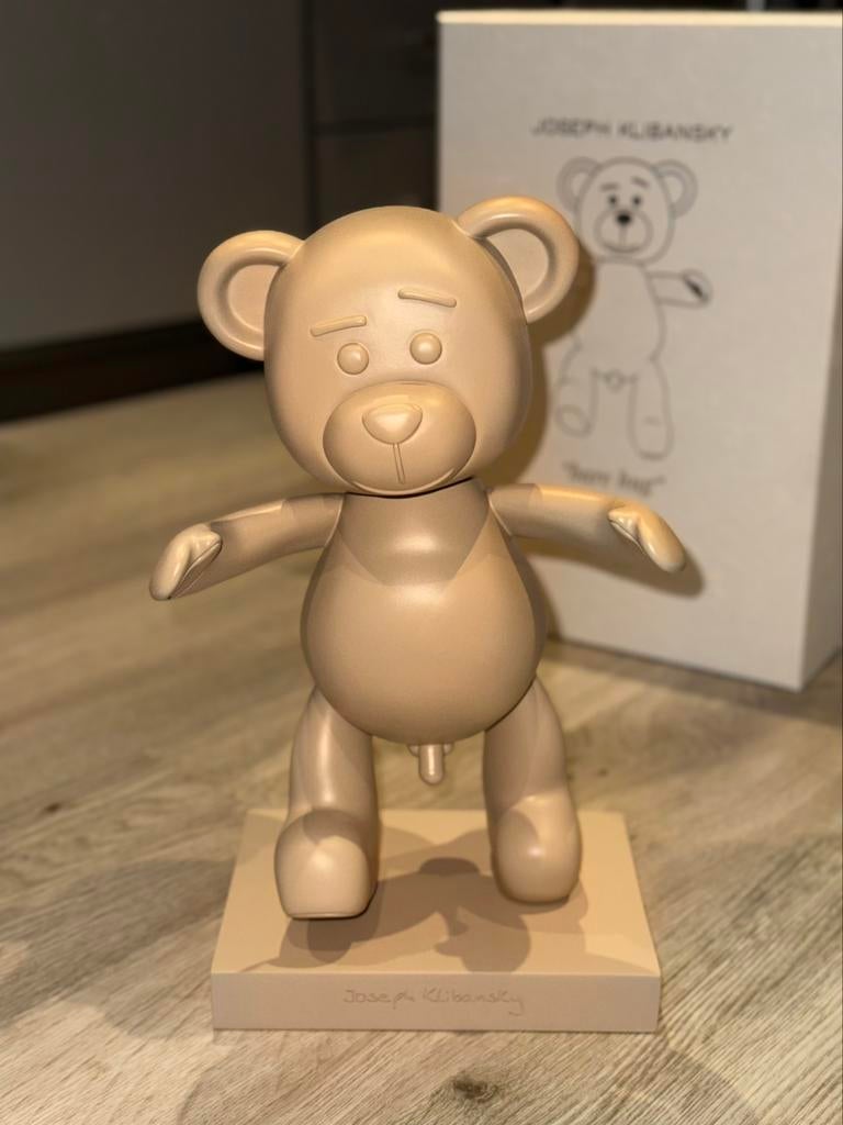 Joseph Klibansky Bare Hug Sahara Sands, Antiek en Kunst, Ophalen, Handgemaakt, Beeld, Beige