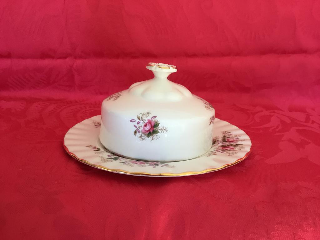 Royal Albert Lavender rose BOTERVLOOT, Verzamelen, Porselein, Kristal en Bestek, Ophalen of Verzenden, Nieuw, Porselein, Kop en/of schotel