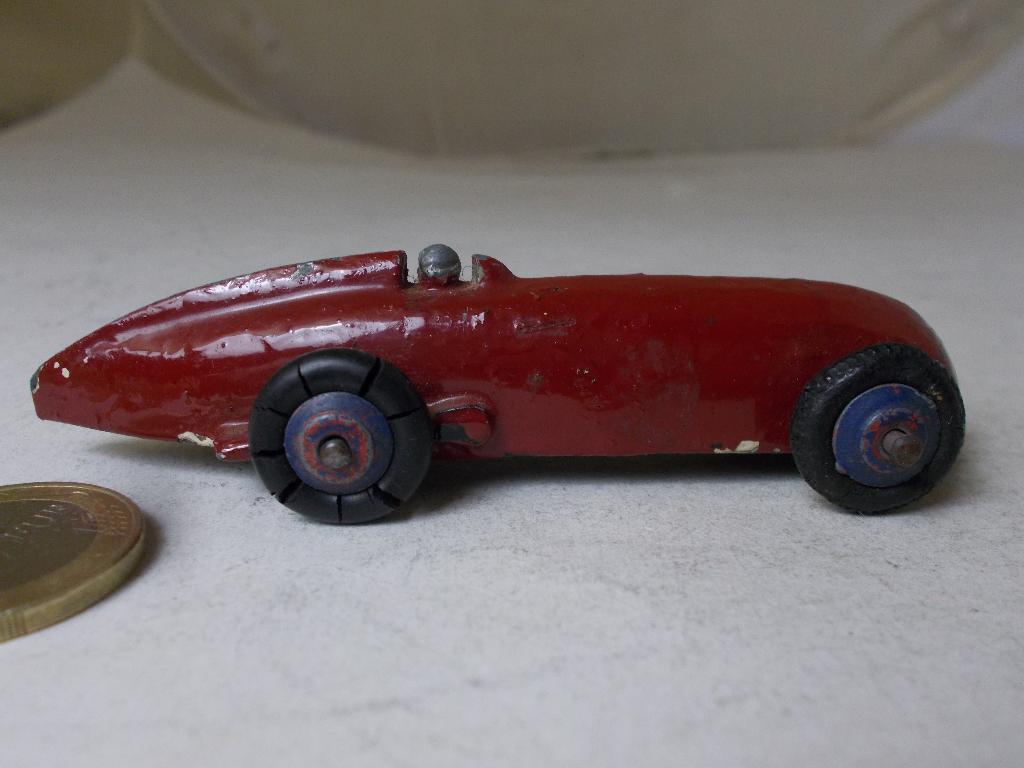 1946 Dinky Toys 23A FORMULE 1  (Repainted door Kinderen) -J-, Ophalen of Verzenden, Gebruikt, Auto, Dinky Toys