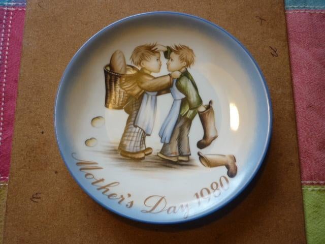 Hummel bordje Moederdag 1980 punt gaaf in zeer goede staat, Ophalen of Verzenden